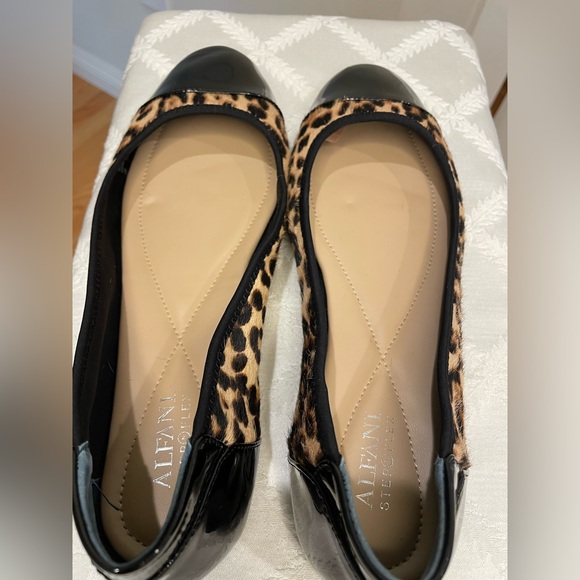 Alfani Stepflex Size 10 Leopard Print Leather Upper Flats - Picture 5 of 7